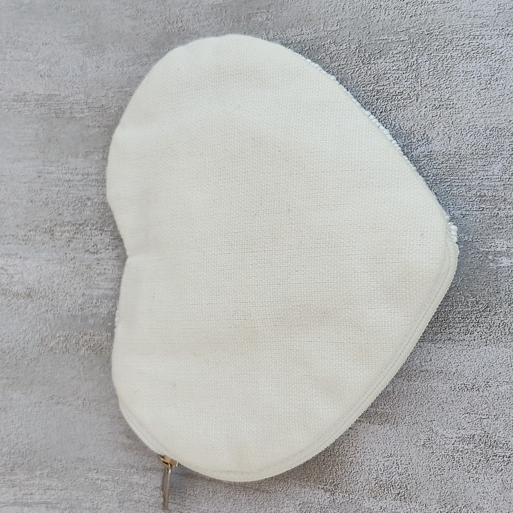 "DOG MOM" GLASS BEADED HEART ZIPPER POUCH - Picture 7 of 10